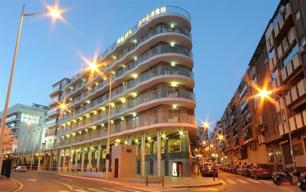 Hotel Rambla Benidorm Bagian luar foto